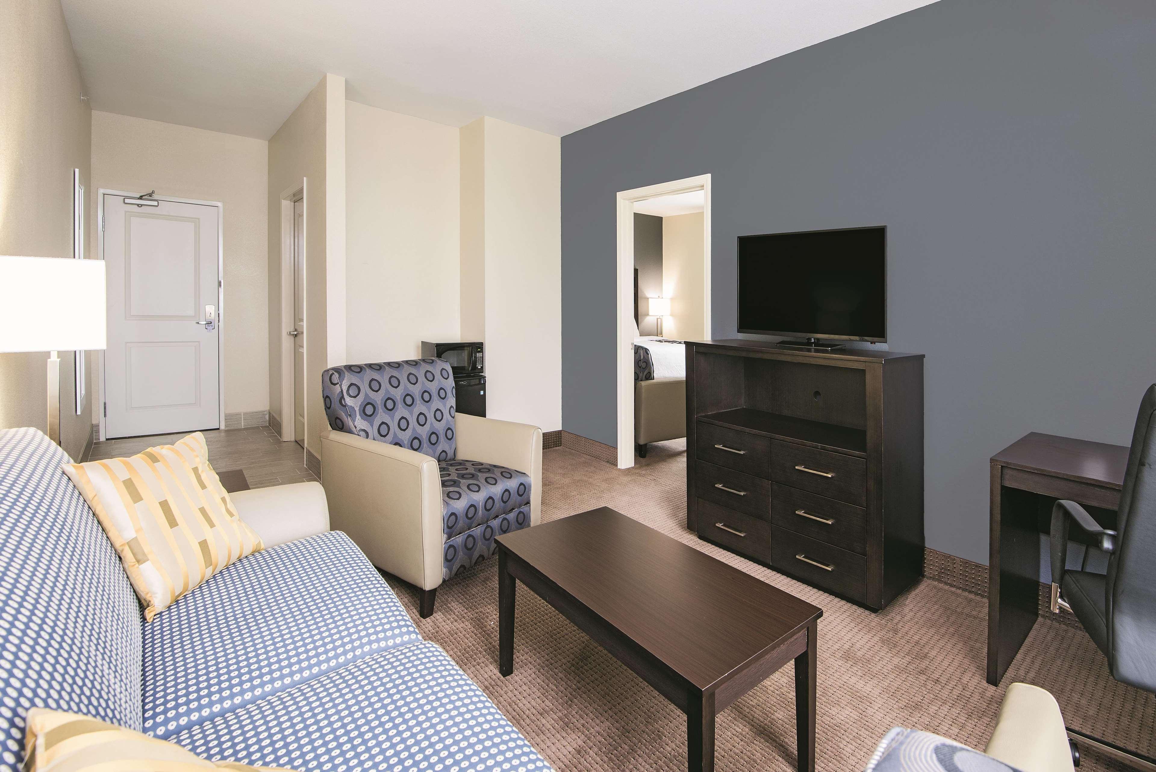 La Quinta By Wyndham Karnes City - Kenedy Bagian luar foto