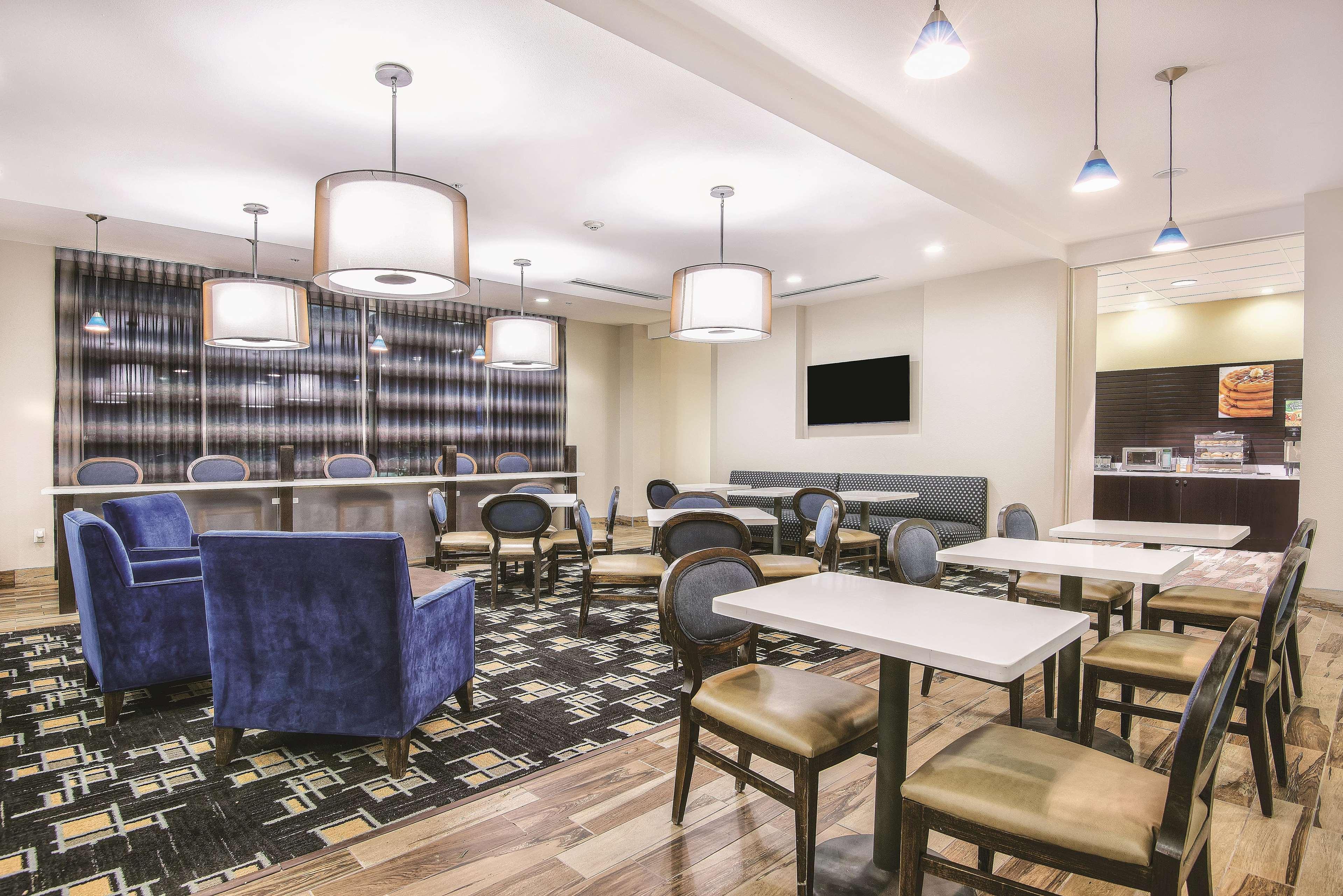 La Quinta By Wyndham Karnes City - Kenedy Bagian luar foto