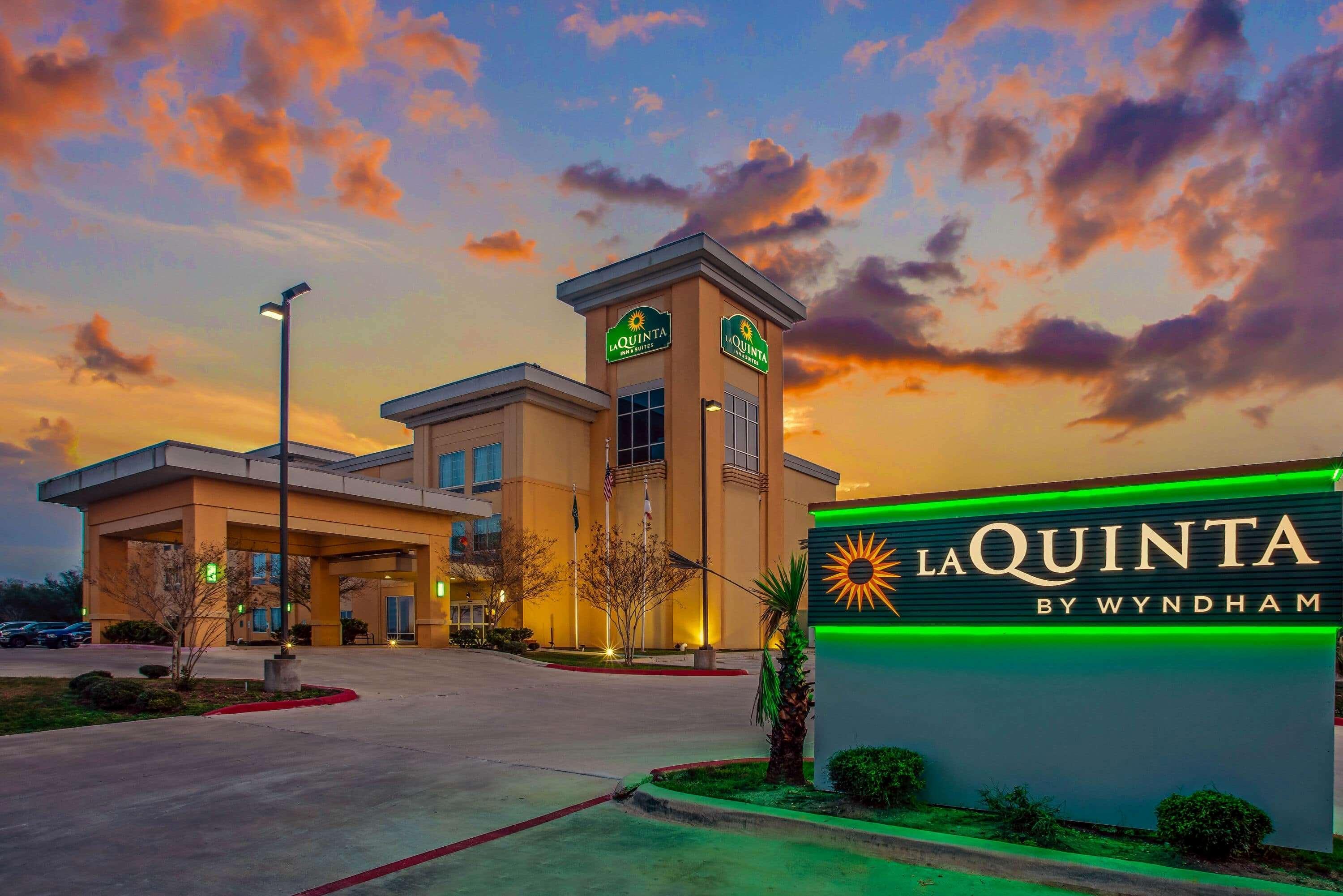 La Quinta By Wyndham Karnes City - Kenedy Bagian luar foto
